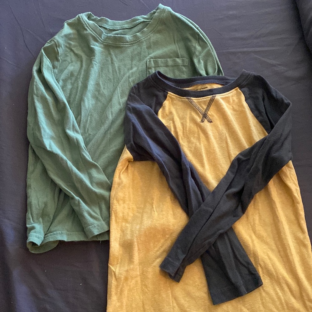 Two! Boys long sleeve essential tees size 7